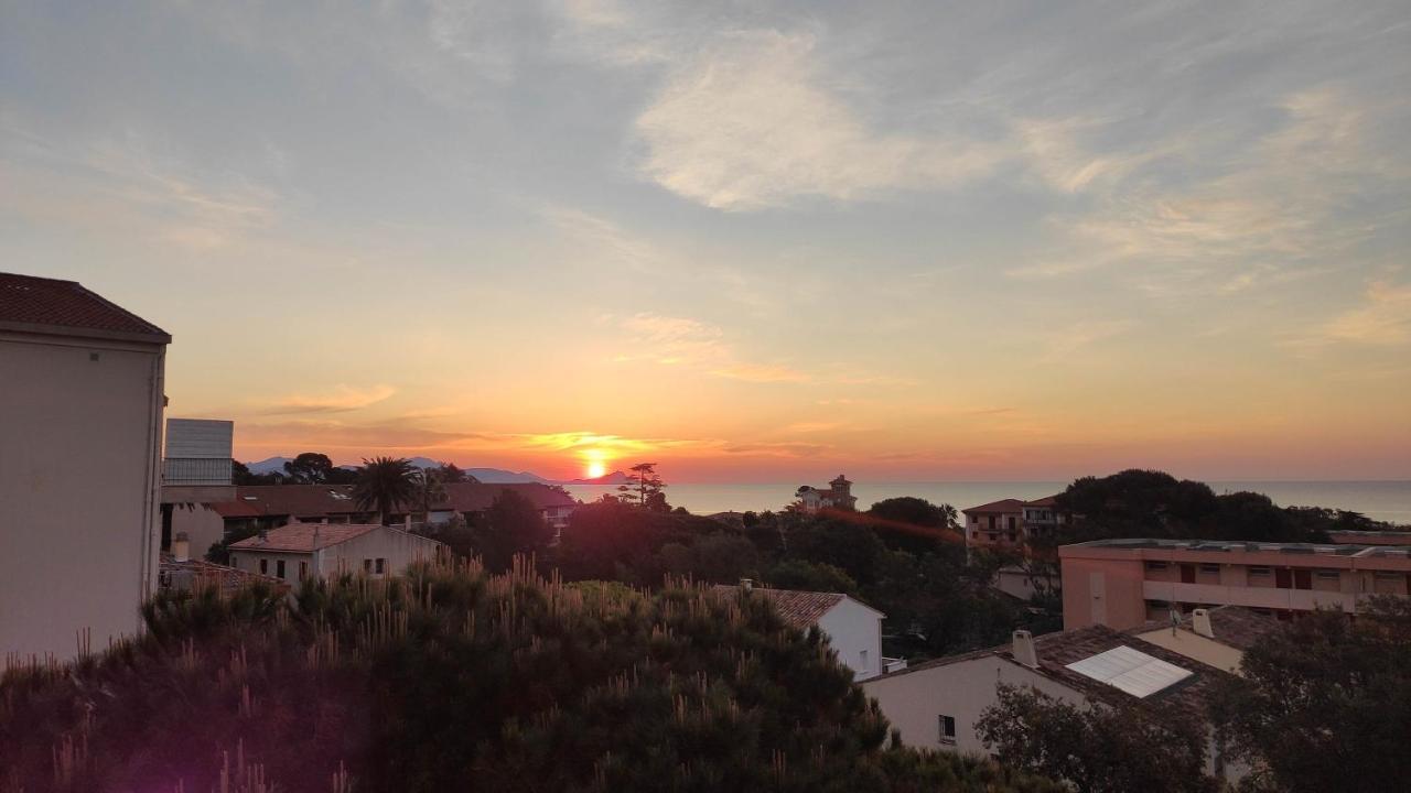 Appartement Lumineux Vue Mer Fréjus 외부 사진